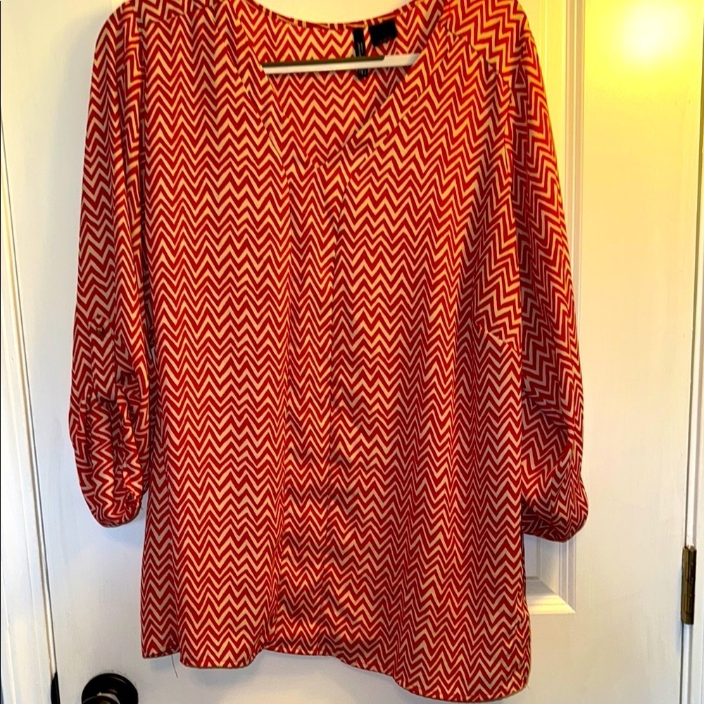 New Directions cream and red 3/4 Sleeve Relaxed Blouse